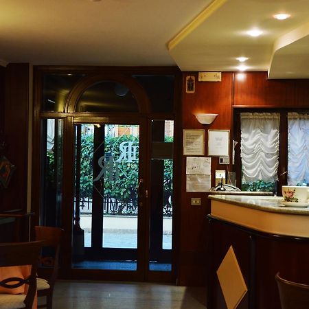 Hotel Rocco Каругате Екстериор снимка