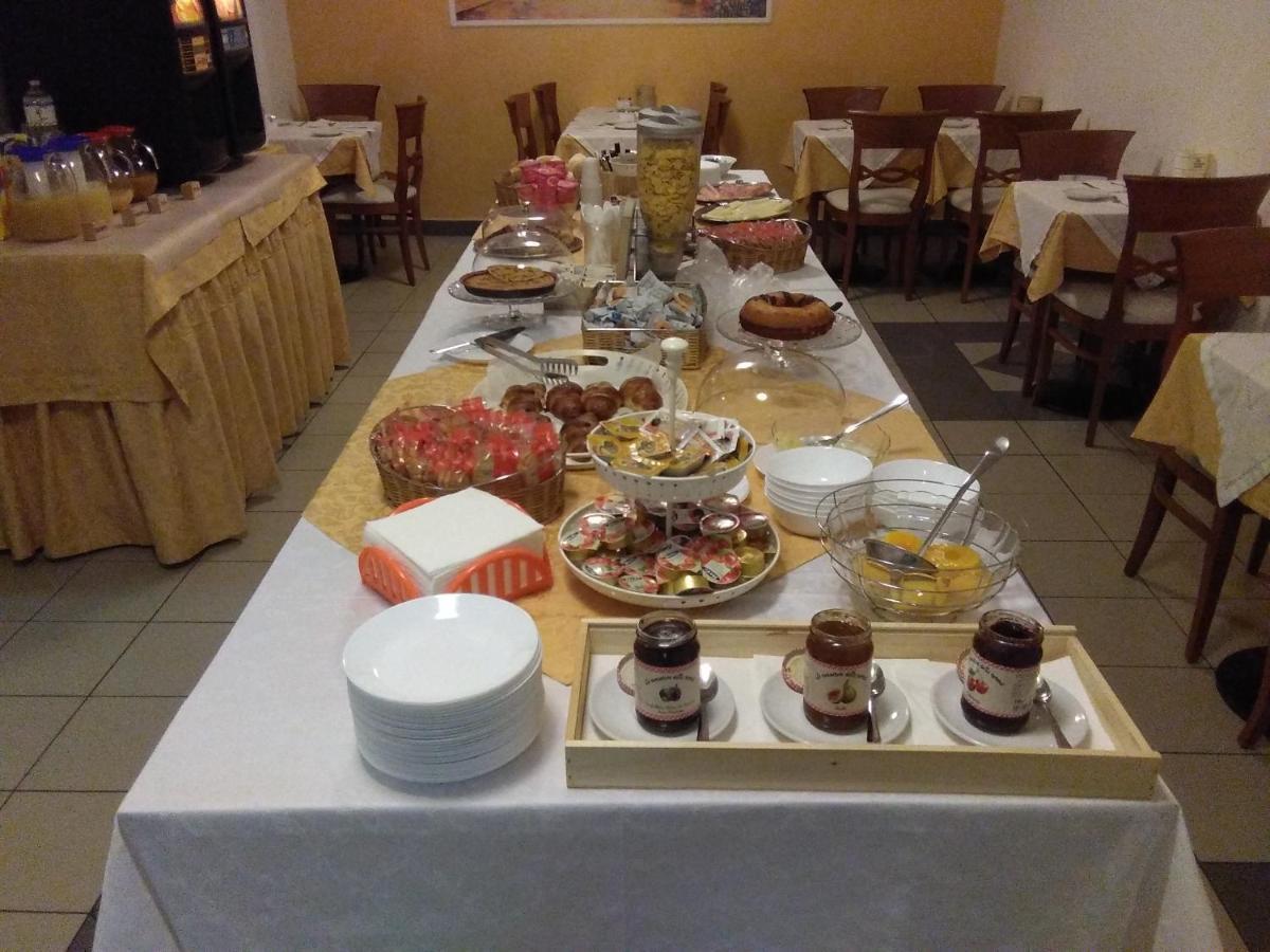 Hotel Rocco Каругате Екстериор снимка